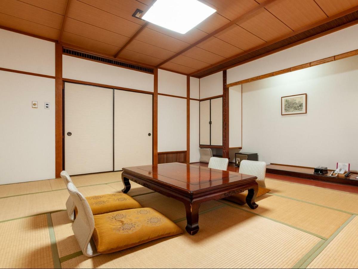 Kikuchi Grand Hotel Buitenkant foto